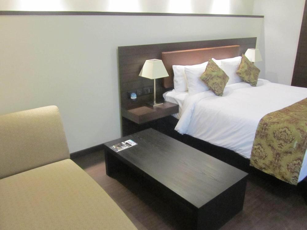 The Woodrose Hotel Bangalore Luaran gambar