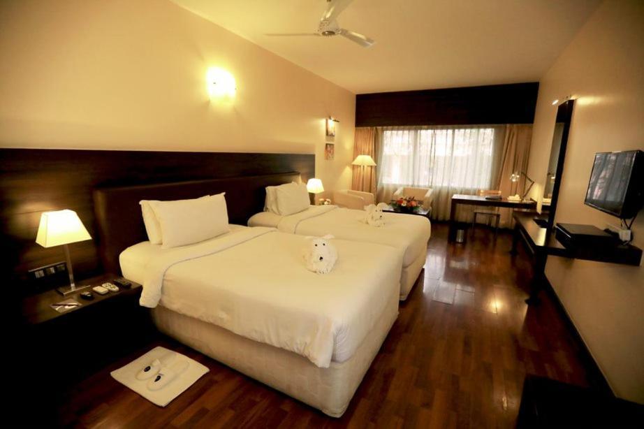 The Woodrose Hotel Bangalore Luaran gambar