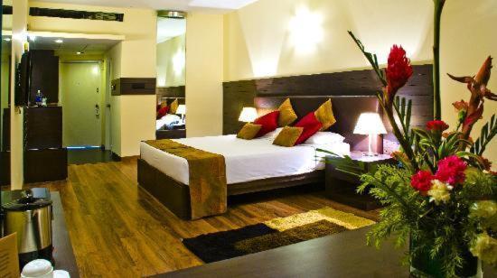 The Woodrose Hotel Bangalore Luaran gambar