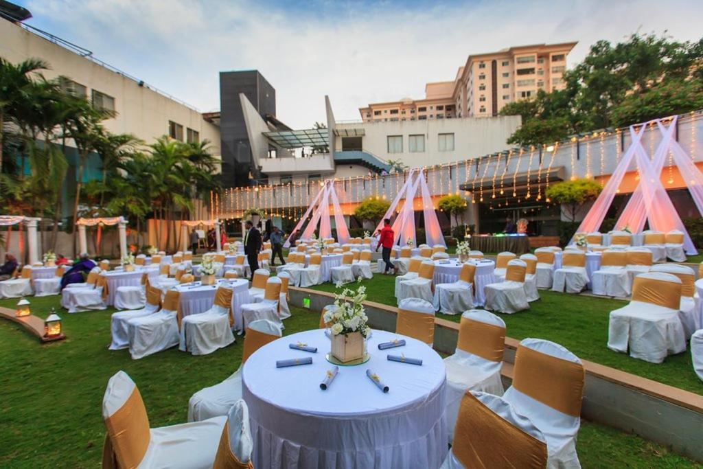 The Woodrose Hotel Bangalore Luaran gambar