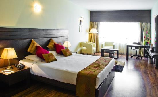 The Woodrose Hotel Bangalore Luaran gambar