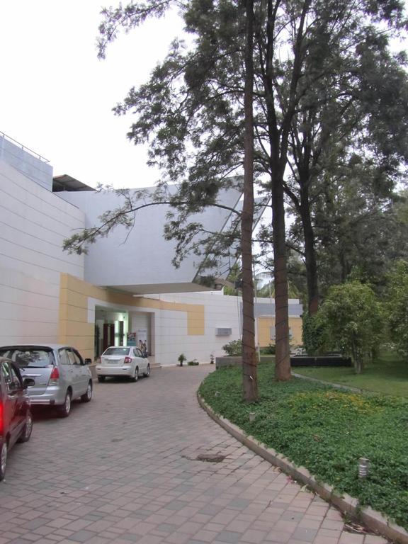 The Woodrose Hotel Bangalore Luaran gambar