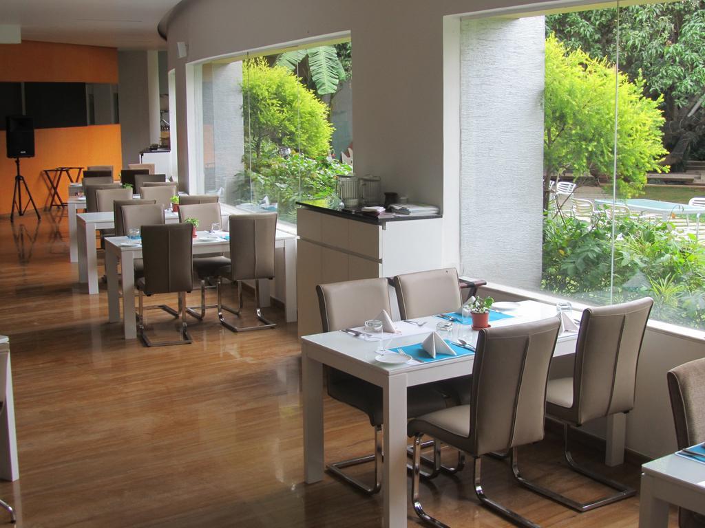 The Woodrose Hotel Bangalore Luaran gambar