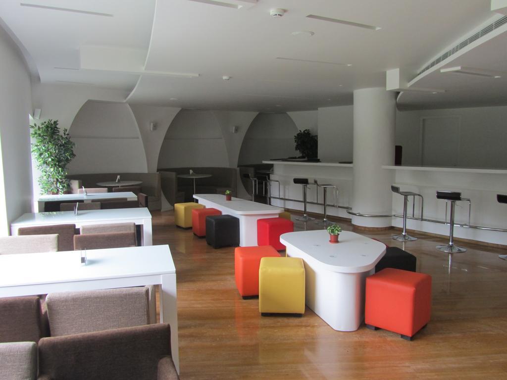 The Woodrose Hotel Bangalore Luaran gambar