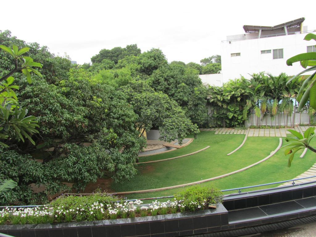 The Woodrose Hotel Bangalore Luaran gambar