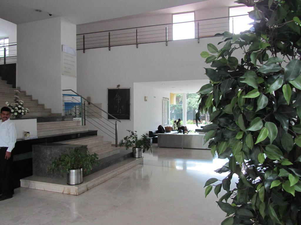 The Woodrose Hotel Bangalore Luaran gambar