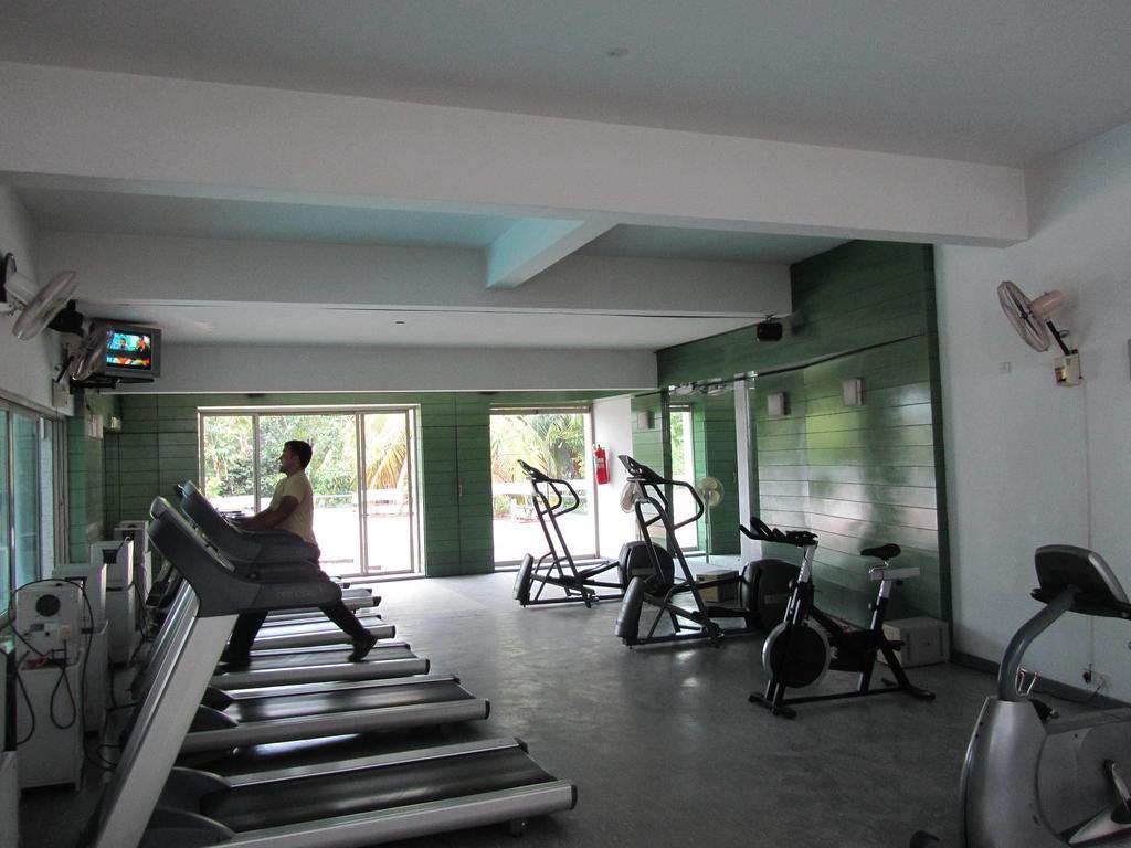 The Woodrose Hotel Bangalore Luaran gambar