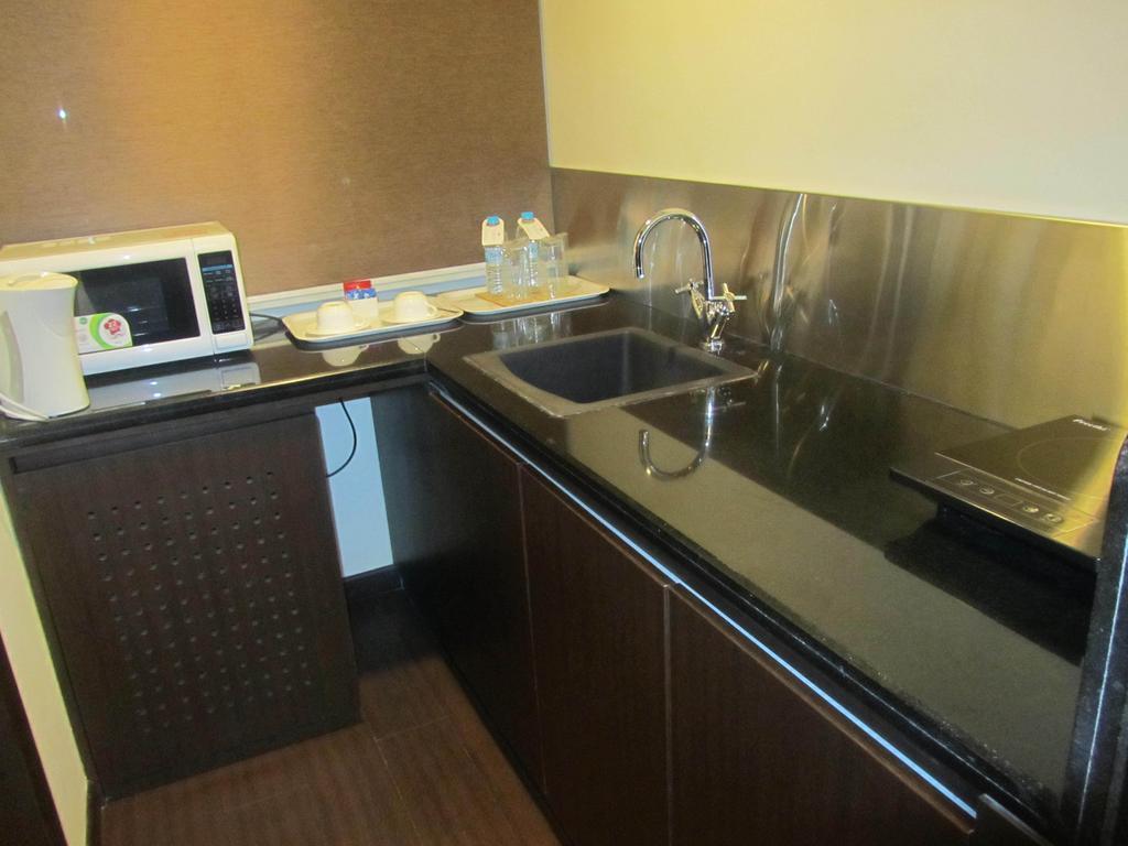 The Woodrose Hotel Bangalore Luaran gambar